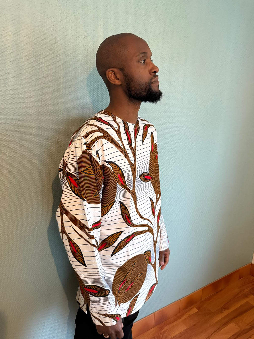 Haut mi-long oversize wax – Modèle homme