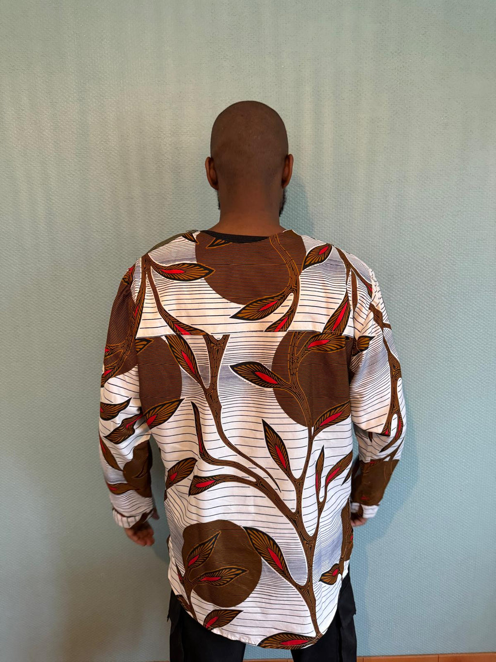 Haut Homme Moderne – Motif Végétal Nature & Corail