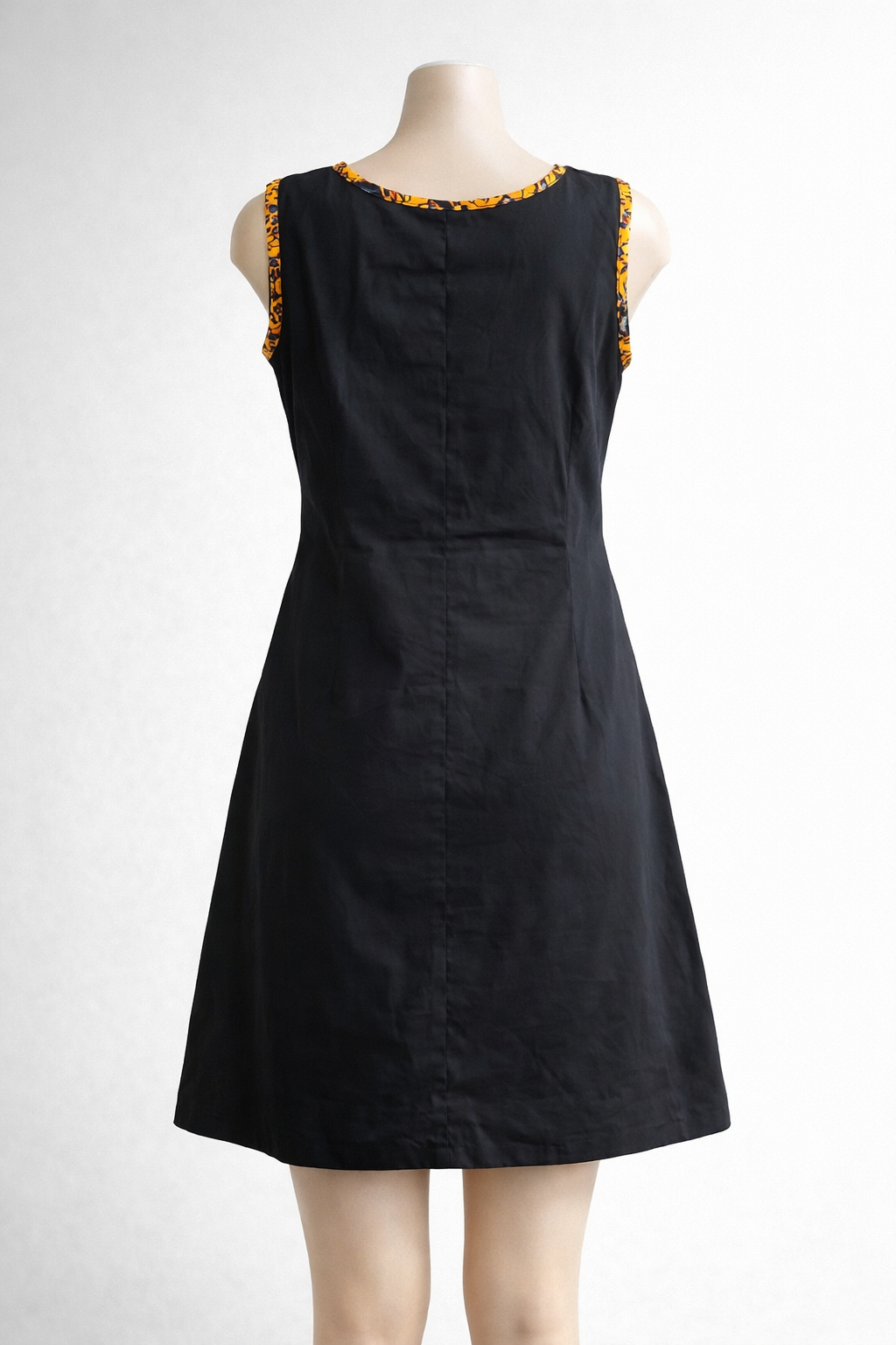 Robe Mi-Long Été – Noire Touche Wax – Ébène Royale
