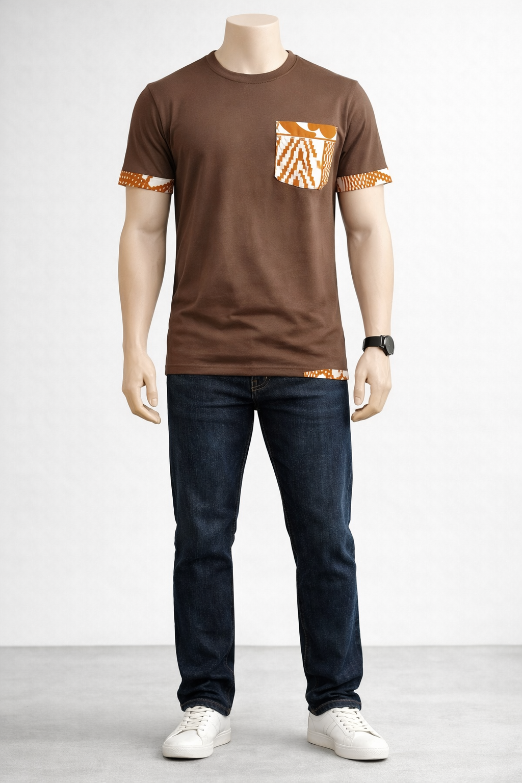 T-shirt Camel Minimaliste - Poche et Revers Graphiques Ocre